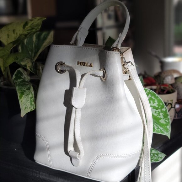 Furla 'Stacy’ Leather Mini Bucket - Picture 4 of 9